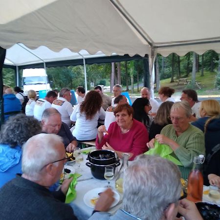 Camping Hurongues Pomeys Eksteriør billede